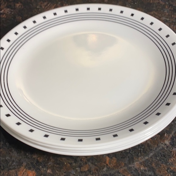 4 Corelle City Block 10.25” Dinner Plates - Picture 6 of 7